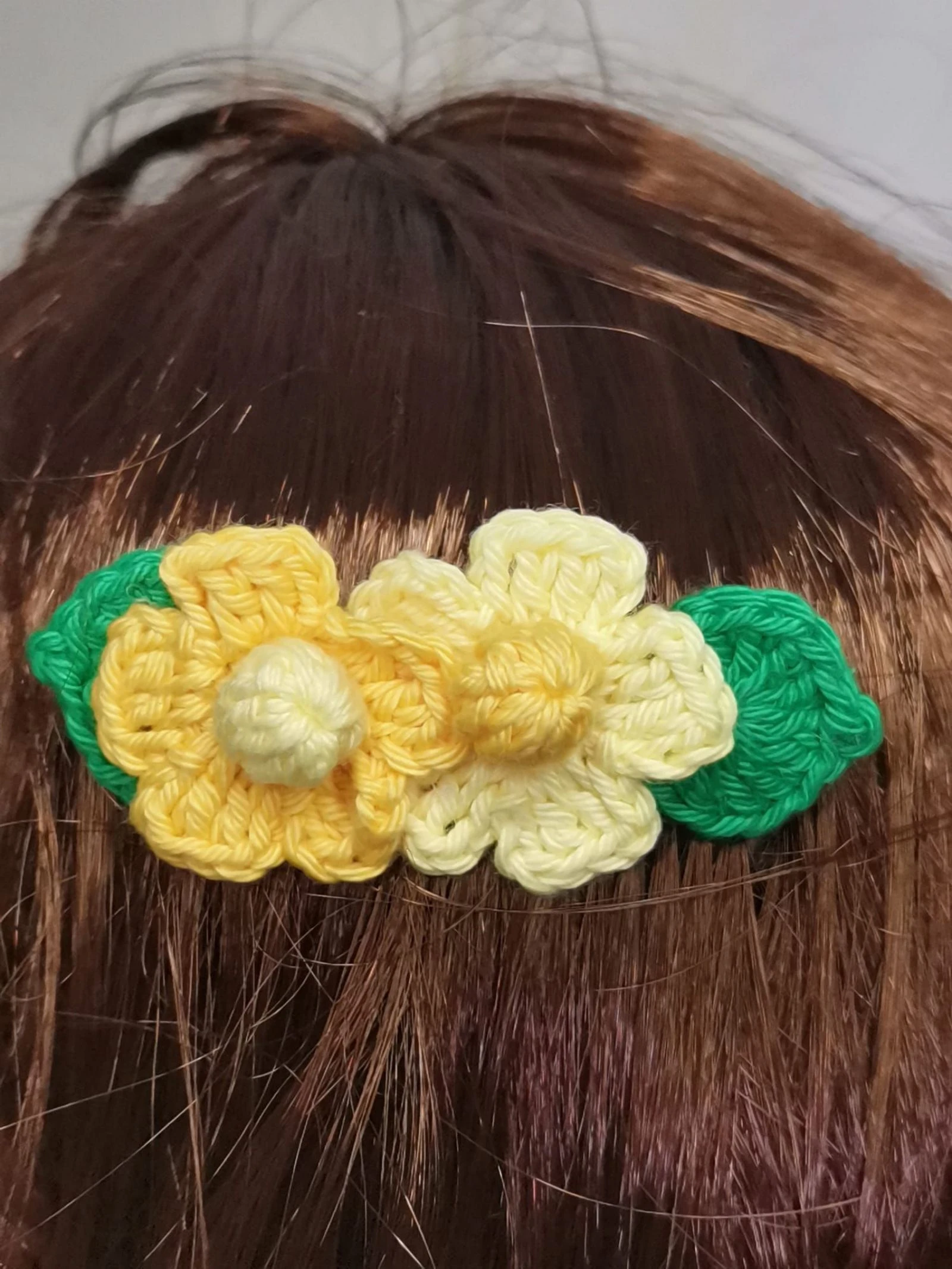 Peineta de flores a crochet hecha a mano - Accesorio pelo algodon